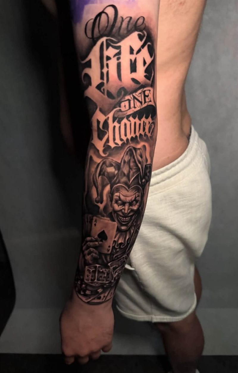 Rękaw z letteringiem